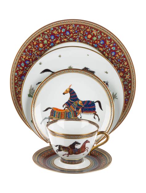 hermes dish set